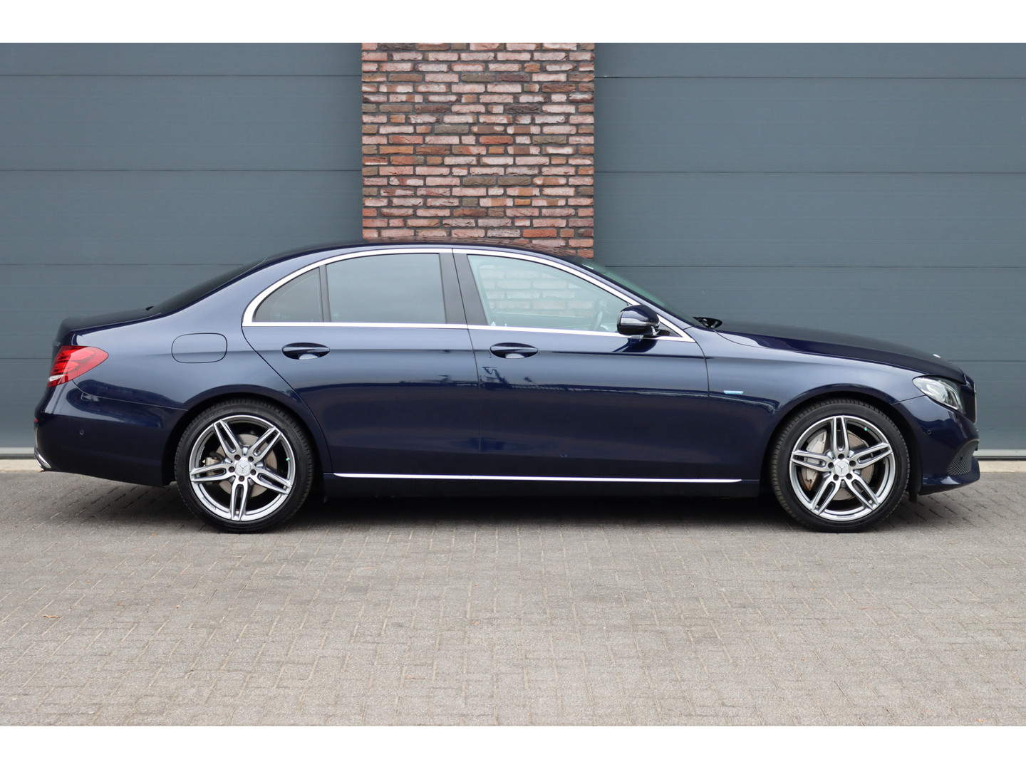 Mercedes-Benz Mercedes-Benz