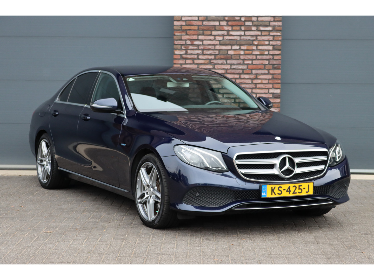 Mercedes-Benz Mercedes-Benz