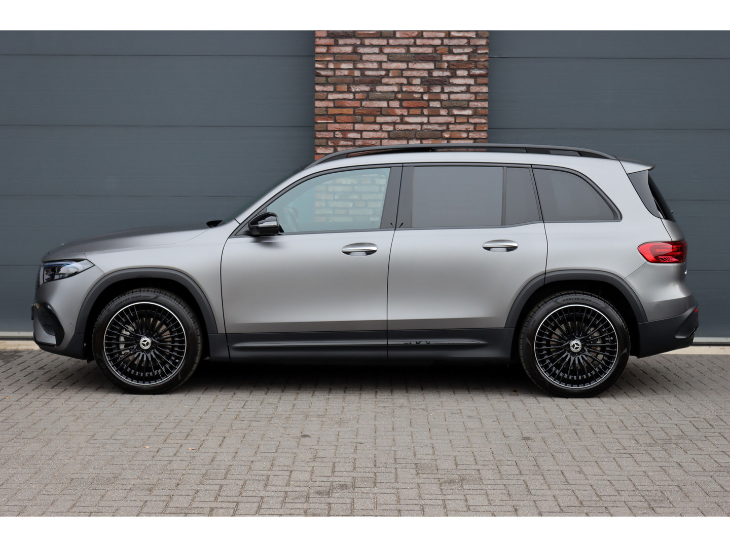 Mercedes-Benz Mercedes-Benz