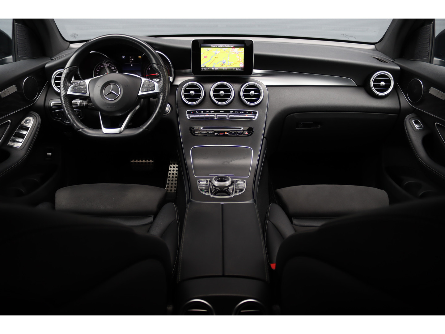 Mercedes-Benz Mercedes-Benz