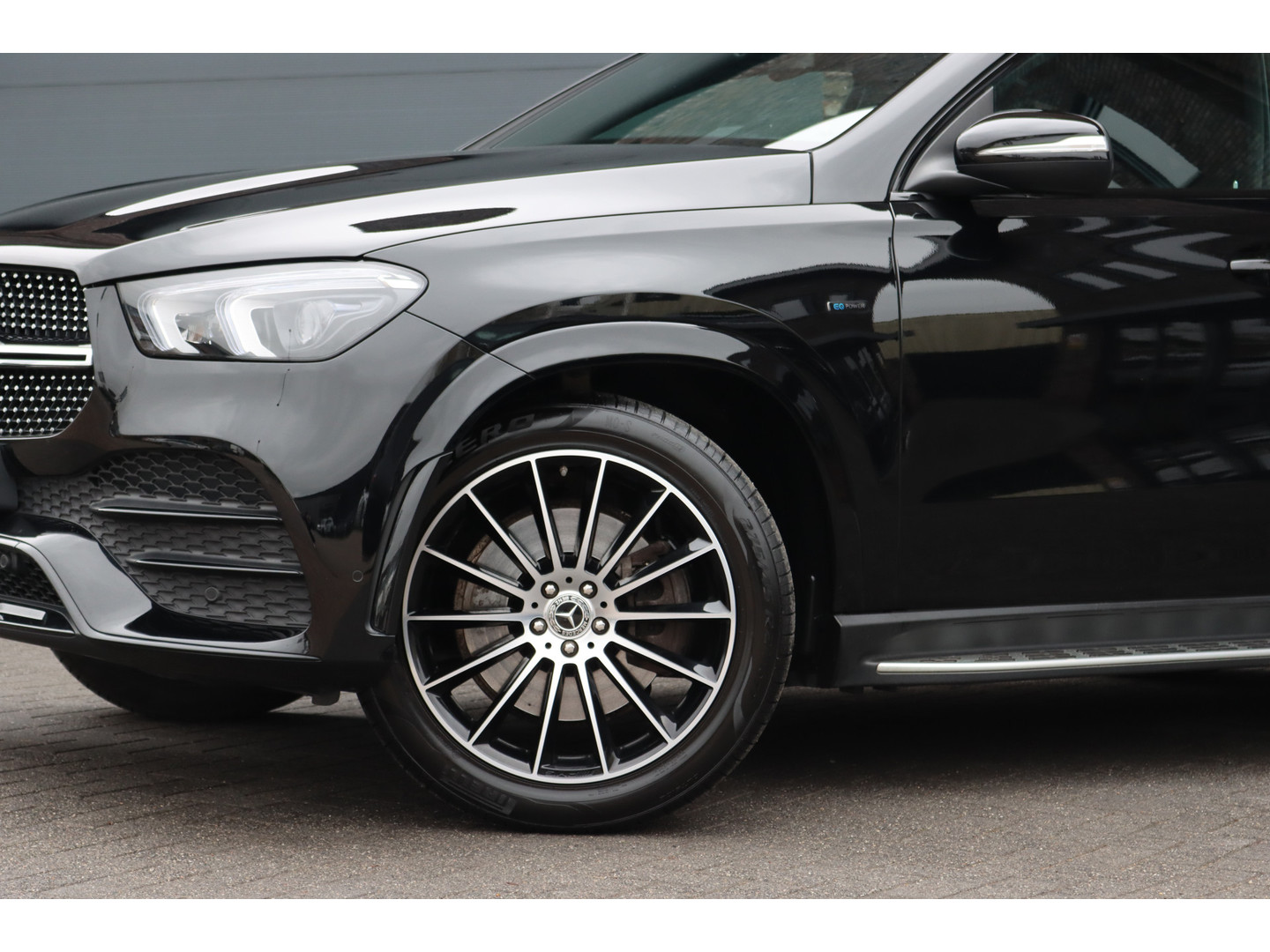 Mercedes-Benz Mercedes-Benz