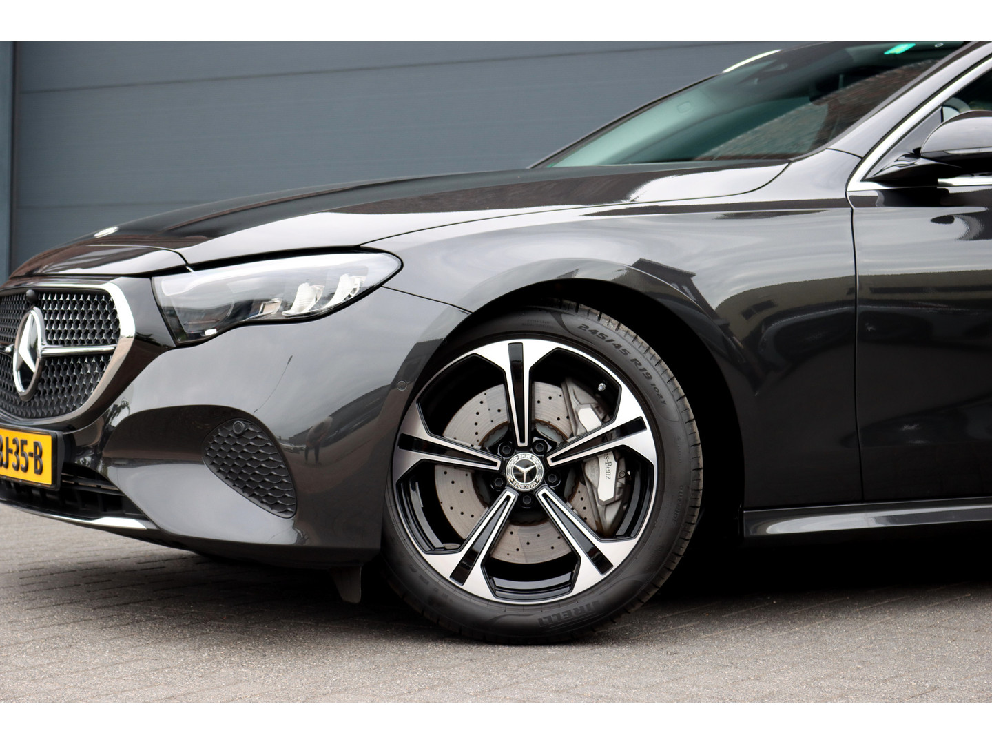 Mercedes-Benz Mercedes-Benz