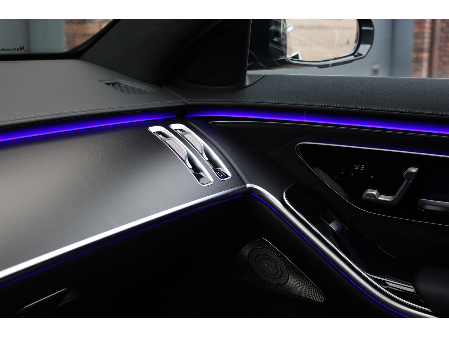 Mercedes-Benz Mercedes-Benz