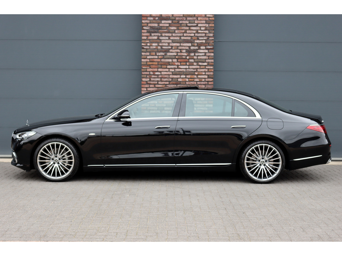 Mercedes-Benz Mercedes-Benz