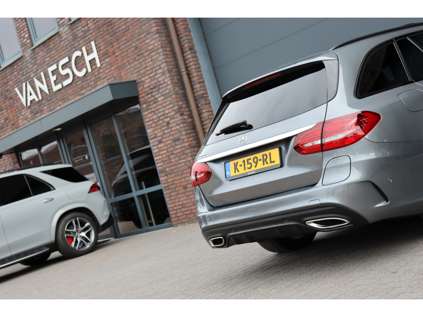 Mercedes-Benz Mercedes-Benz