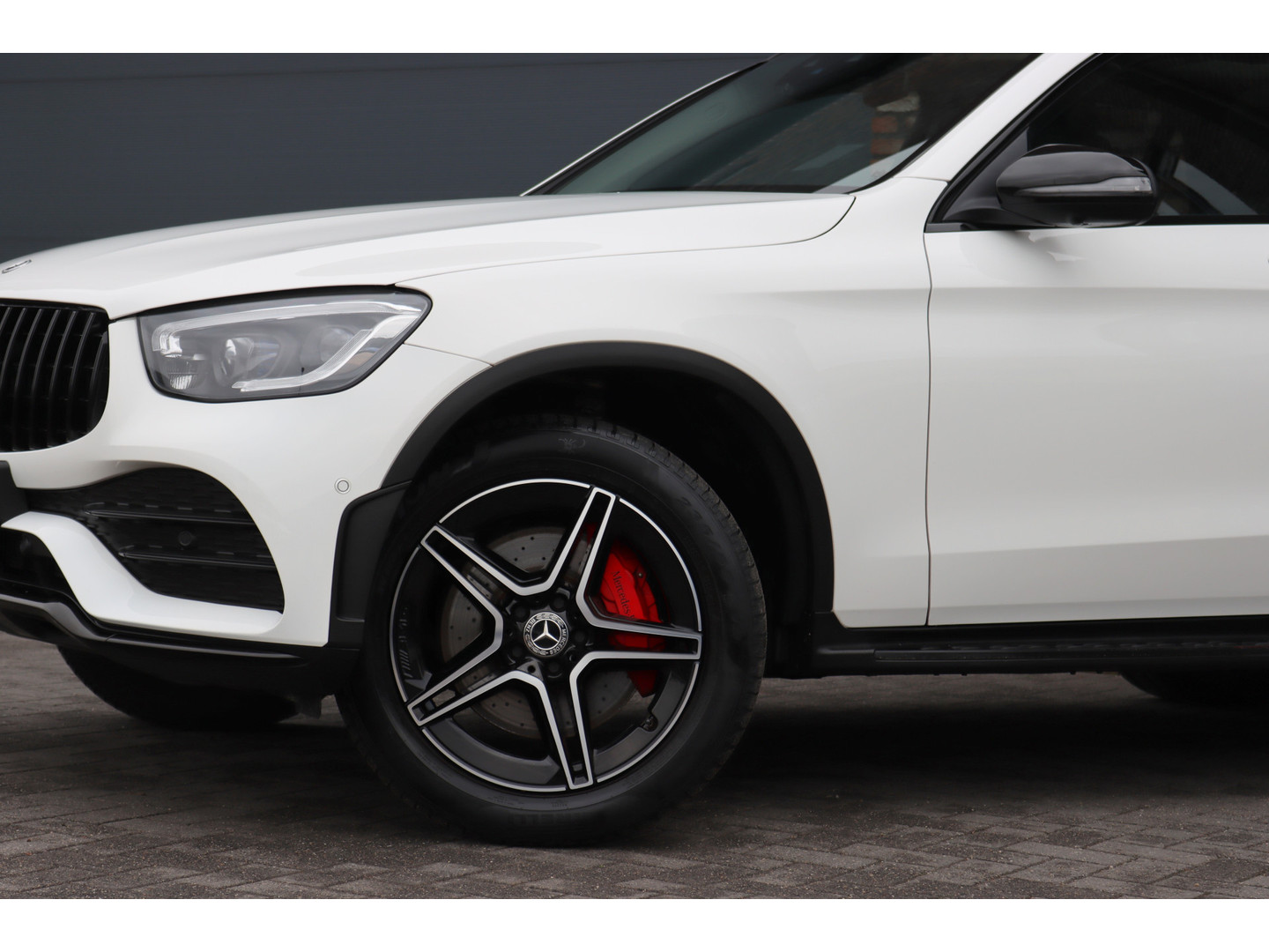 Mercedes-Benz Mercedes-Benz