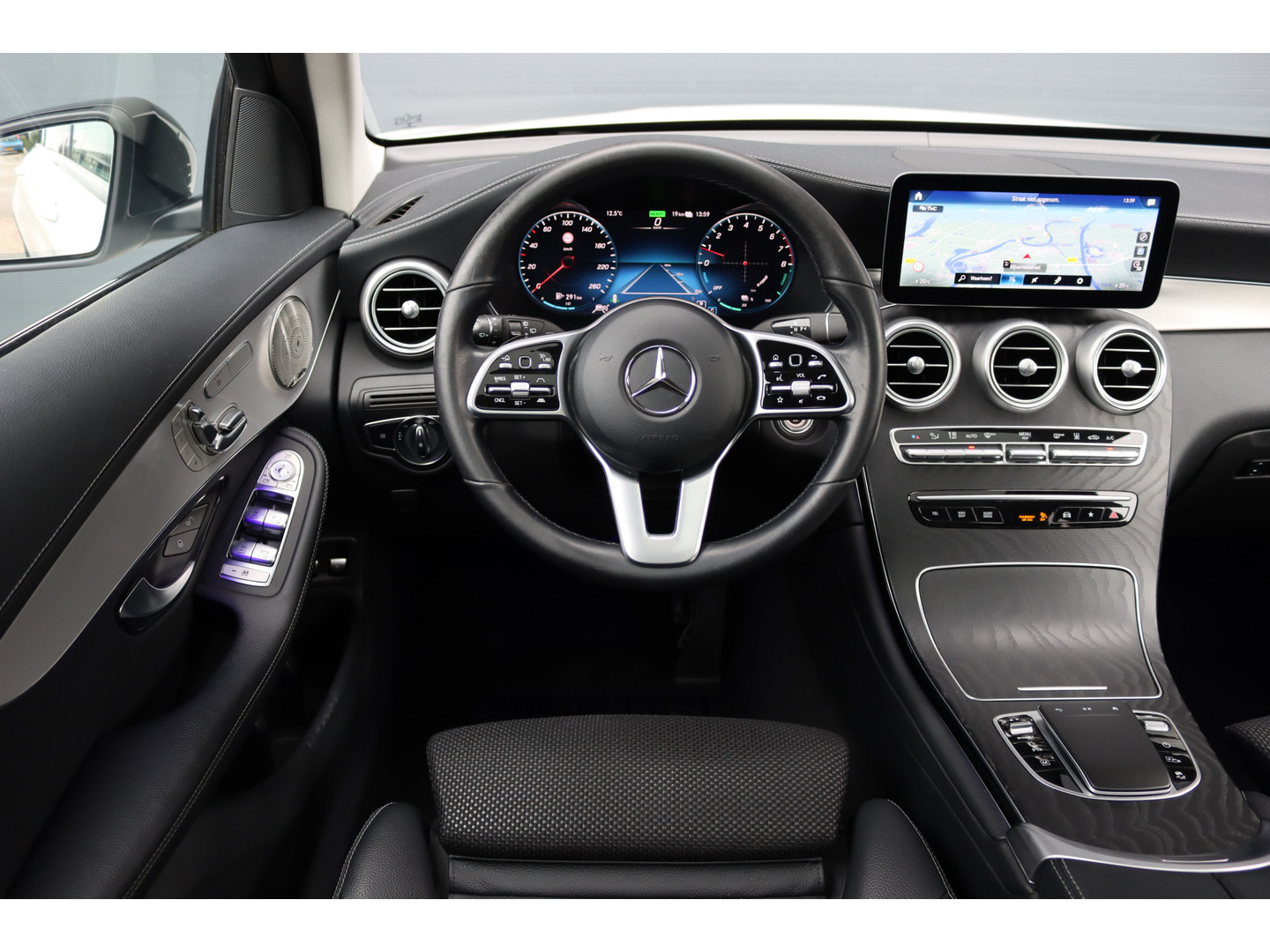 Mercedes-Benz Mercedes-Benz
