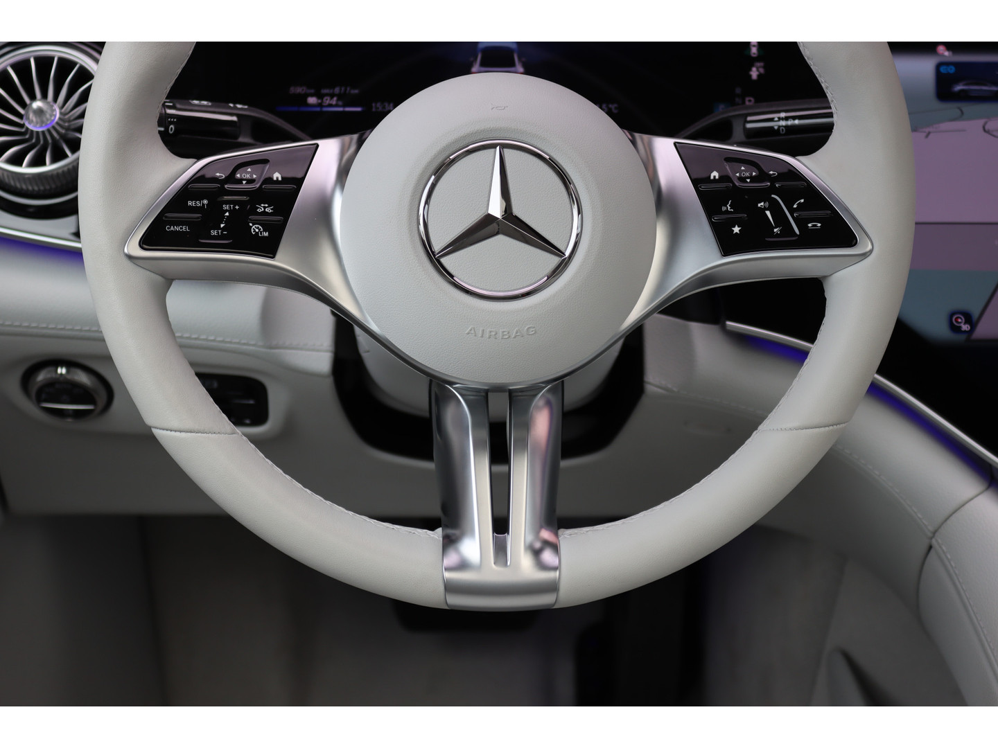 Mercedes-Benz Mercedes-Benz