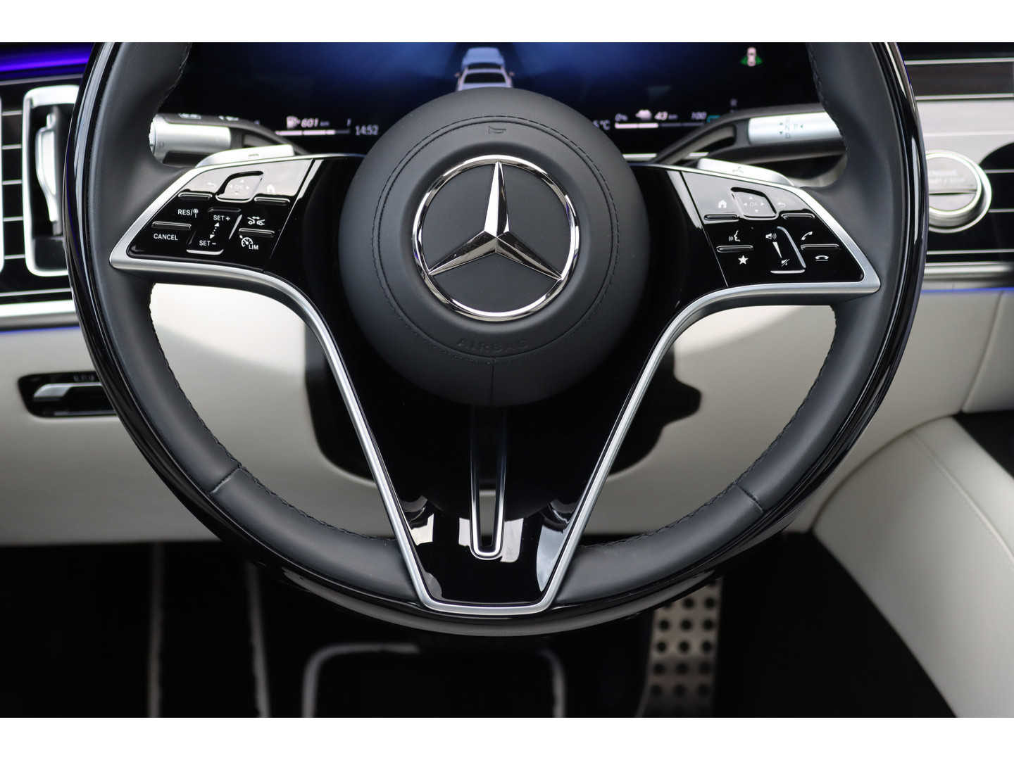 Mercedes-Benz Mercedes-Benz