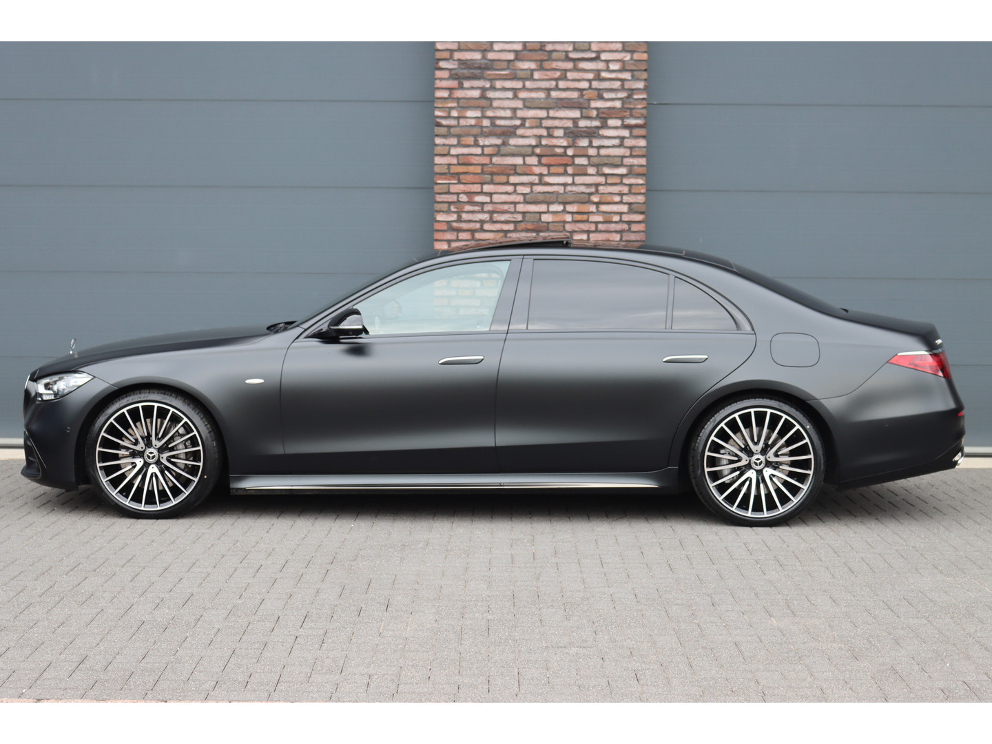 Mercedes-Benz Mercedes-Benz