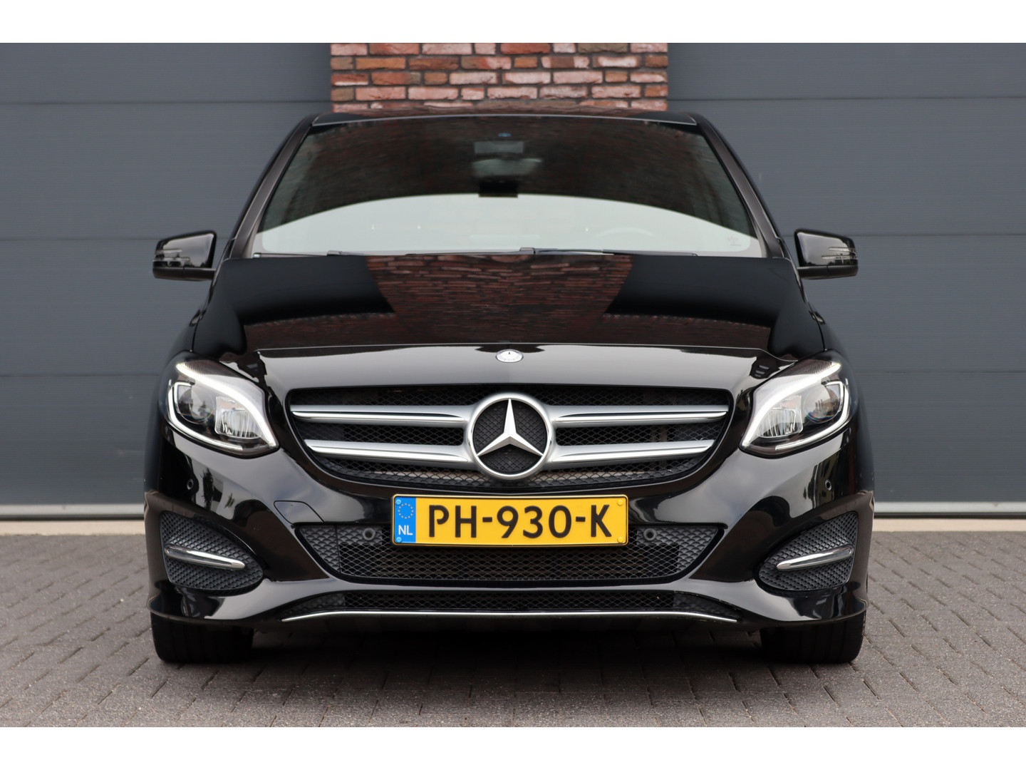 Mercedes-Benz Mercedes-Benz