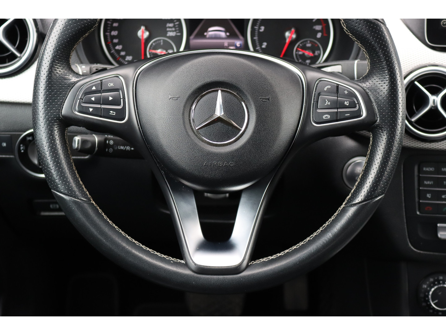 Mercedes-Benz Mercedes-Benz