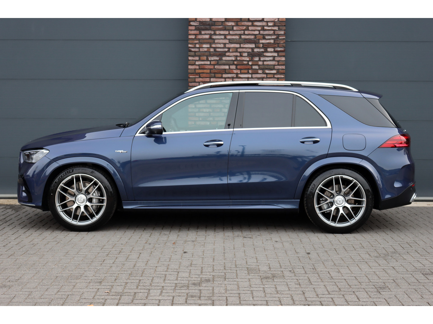 Mercedes-Benz Mercedes-Benz