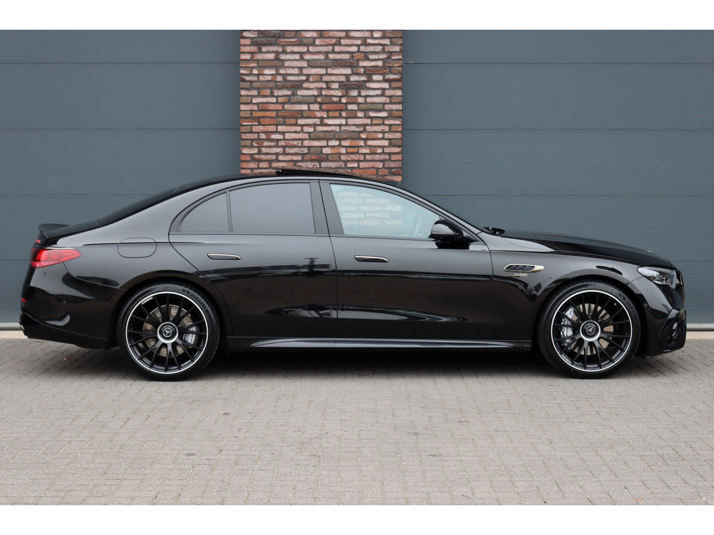 Mercedes-Benz Mercedes-Benz