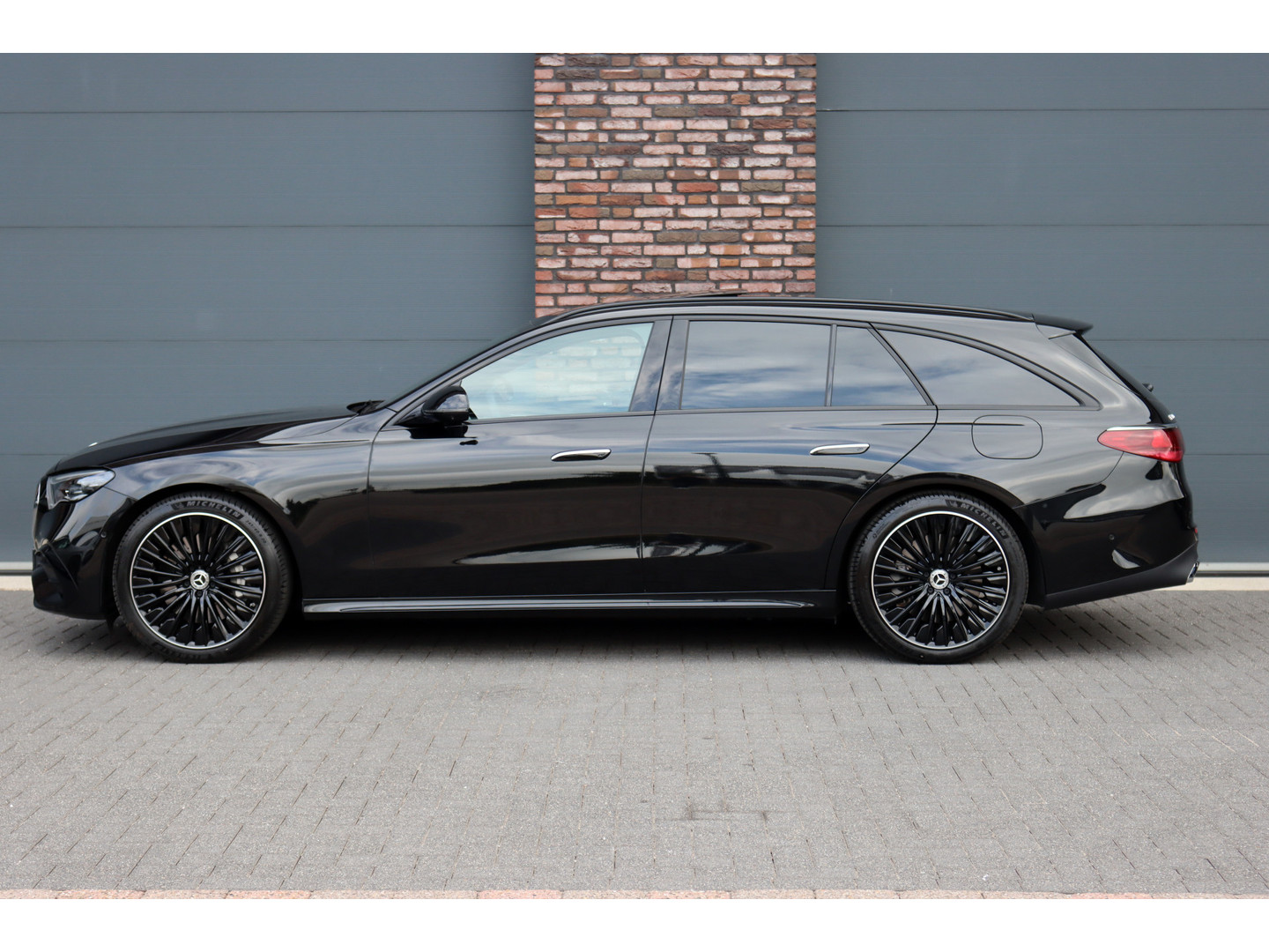 Mercedes-Benz Mercedes-Benz