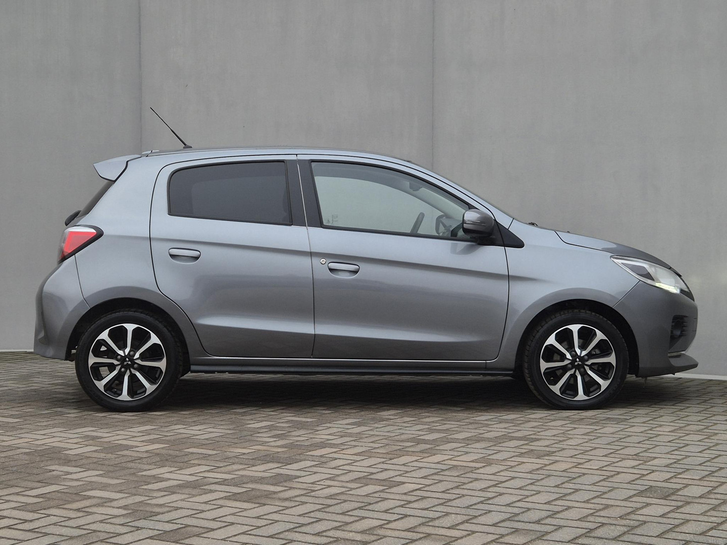 Mitsubishi Mitsubishi