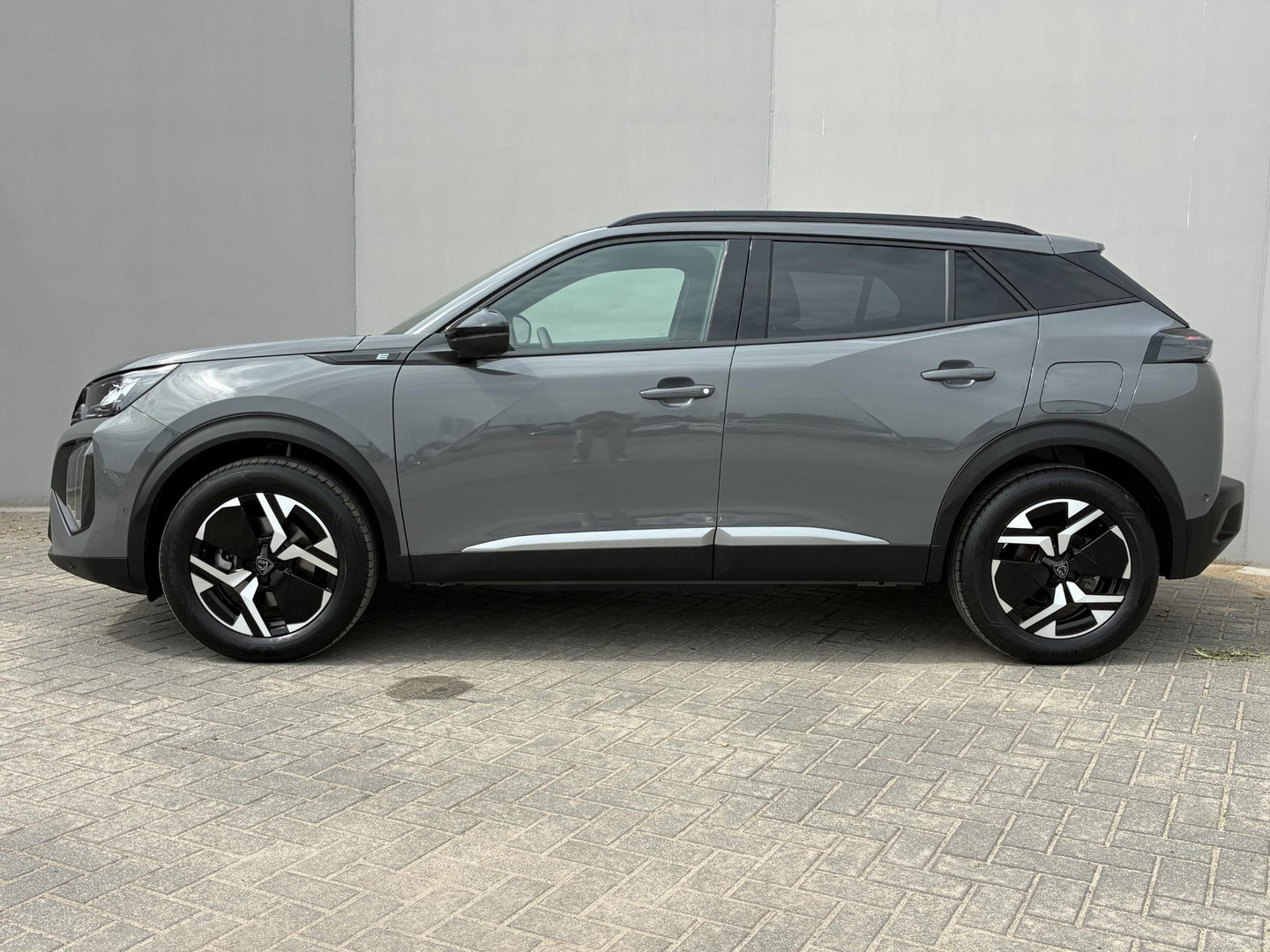 Peugeot e-2008