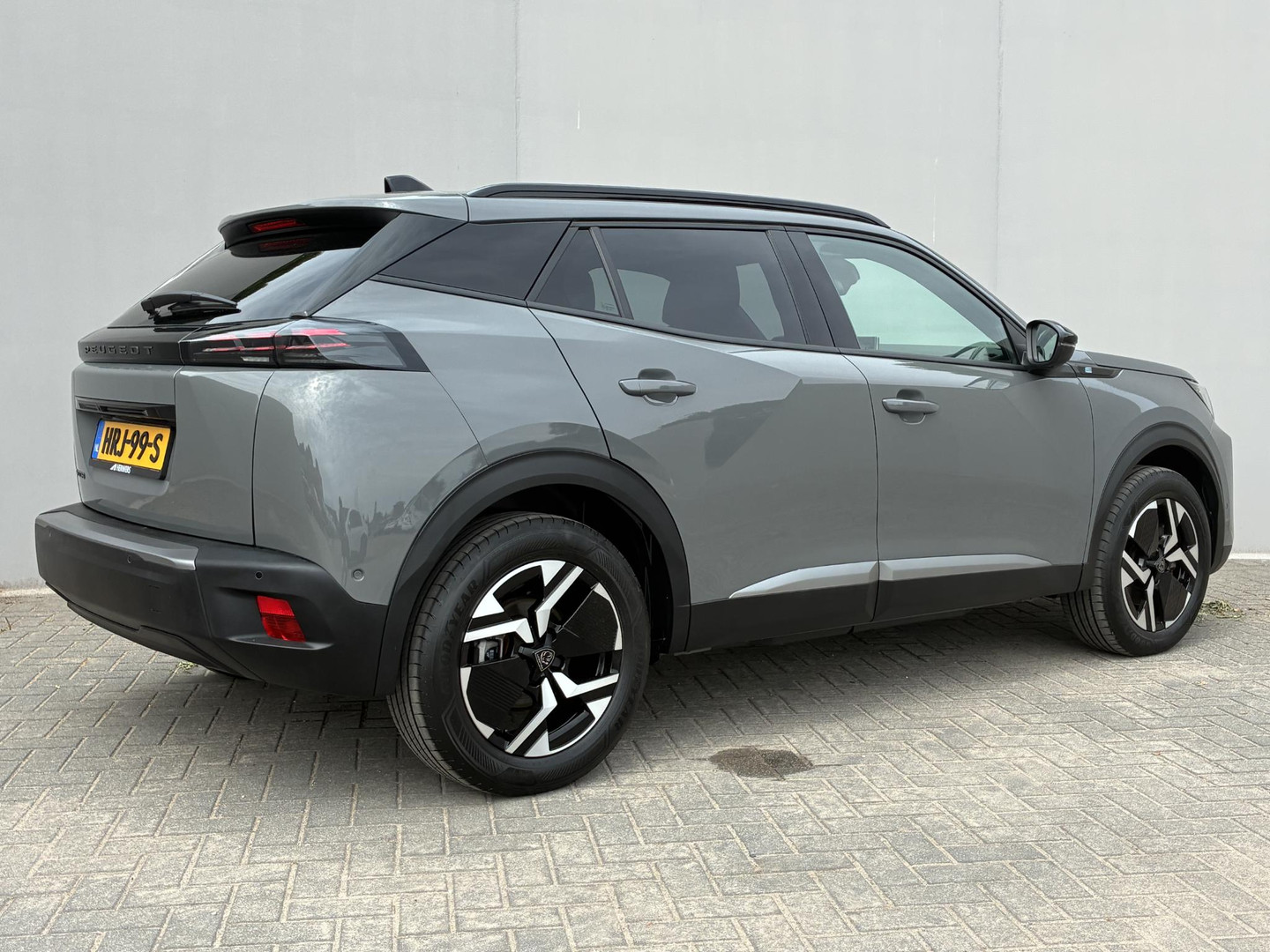 Peugeot e-2008