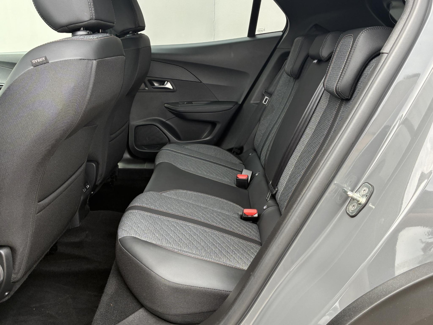 Peugeot e-2008