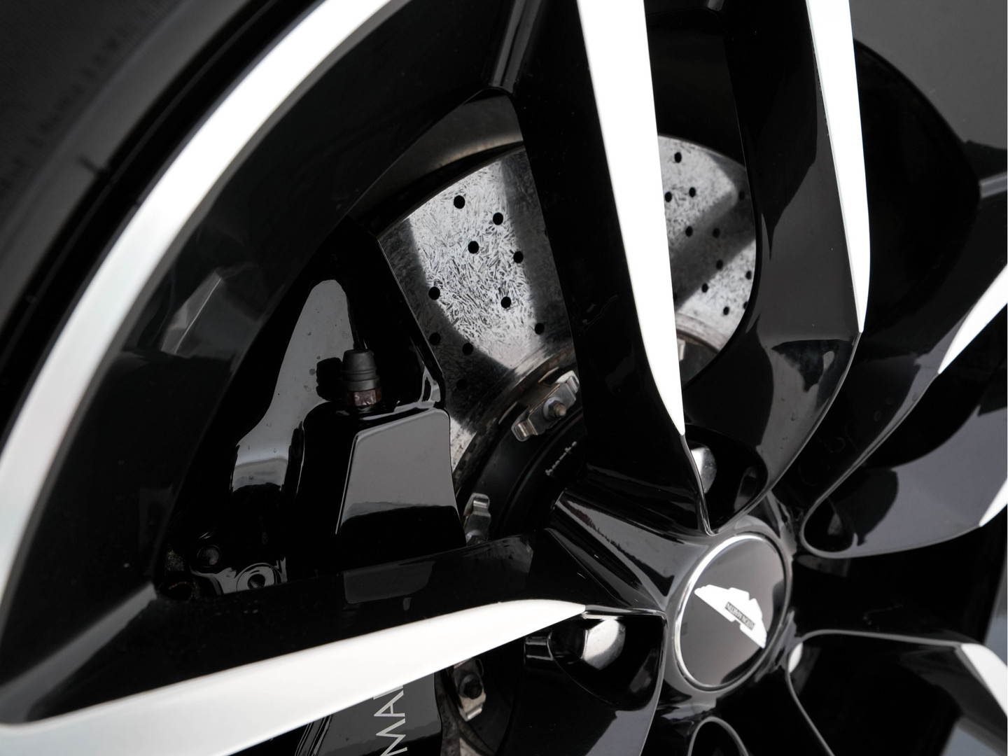 Aston Martin Aston Martin