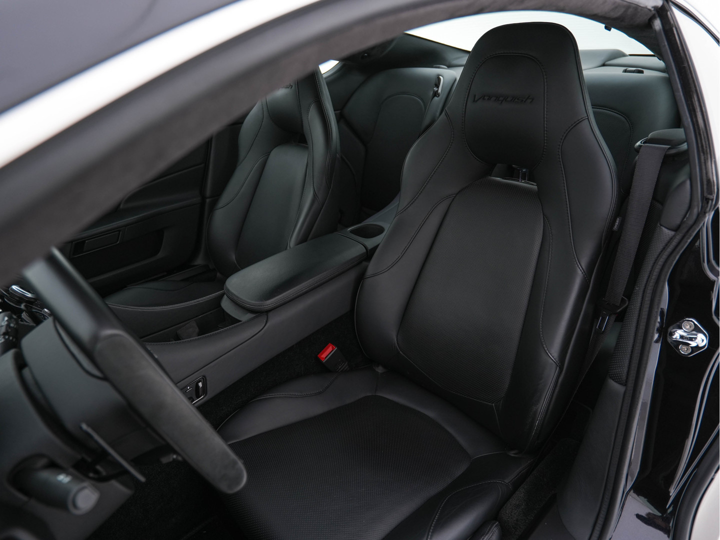 Aston Martin Aston Martin