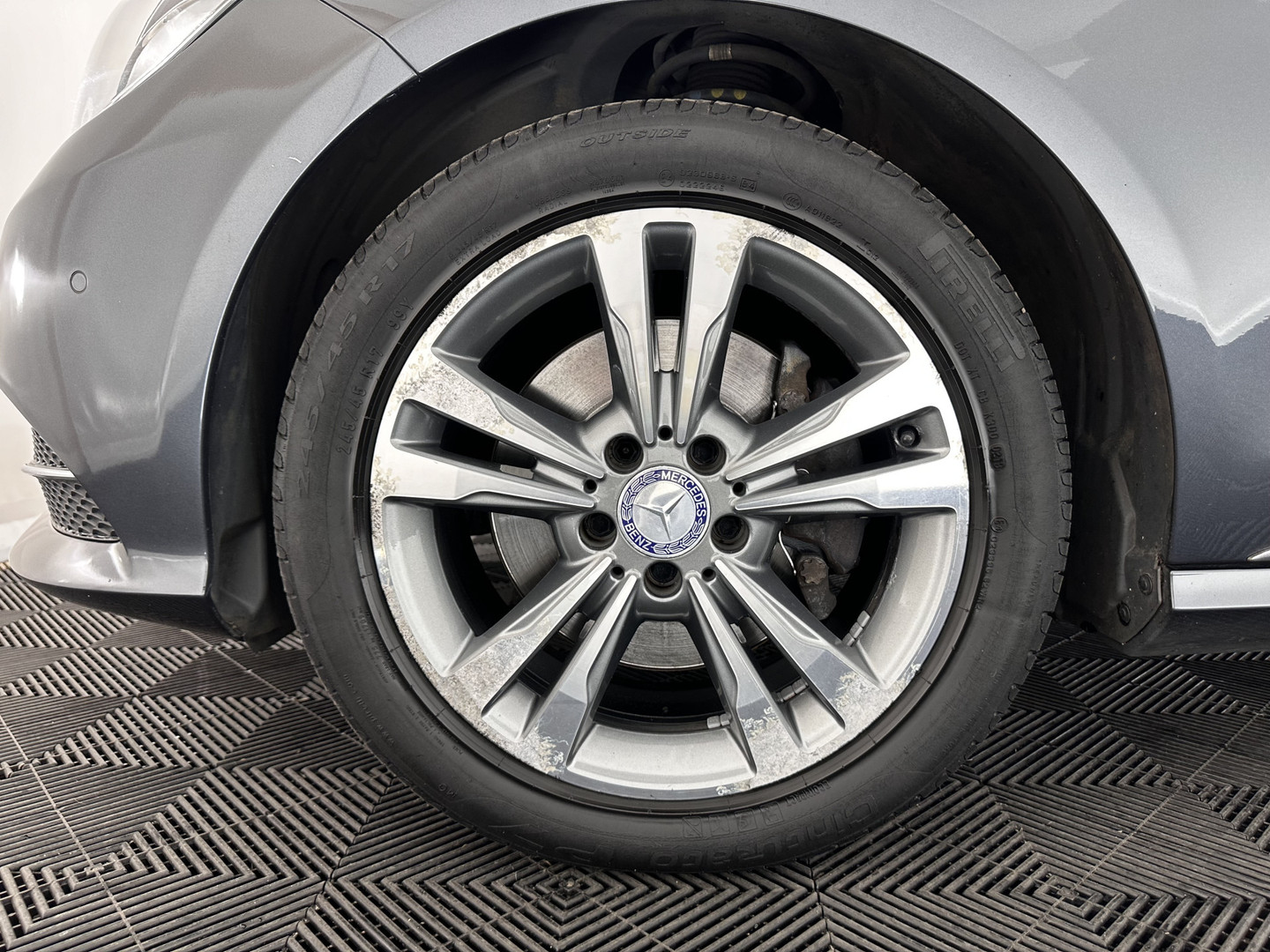 Mercedes-Benz Mercedes-Benz