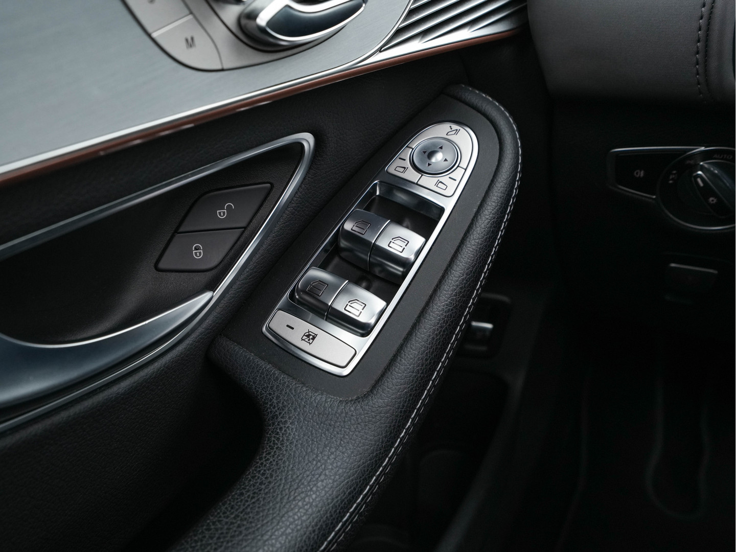 Mercedes-Benz Mercedes-Benz