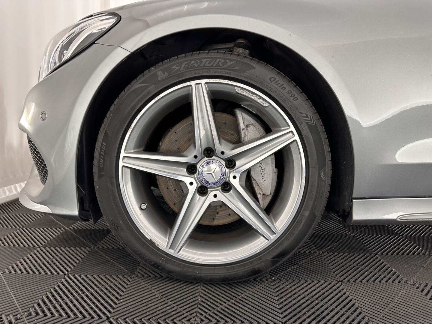 Mercedes-Benz Mercedes-Benz