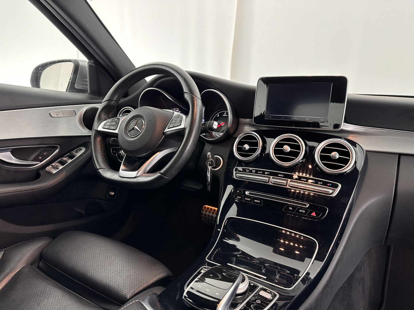 Mercedes-Benz Mercedes-Benz