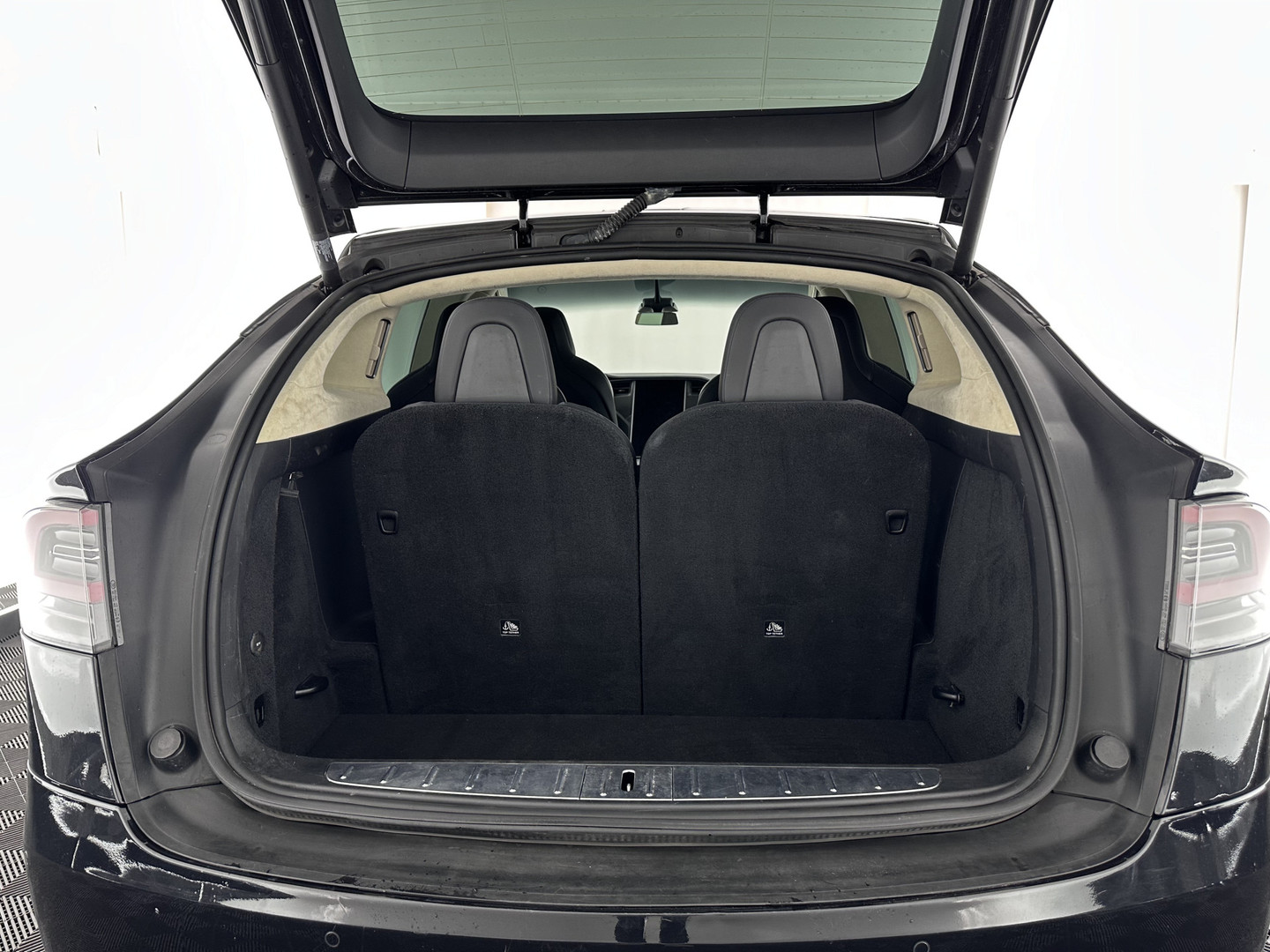 Tesla Tesla