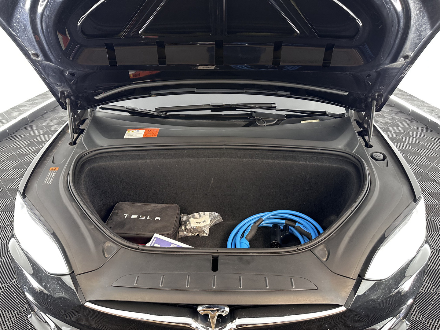 Tesla Tesla