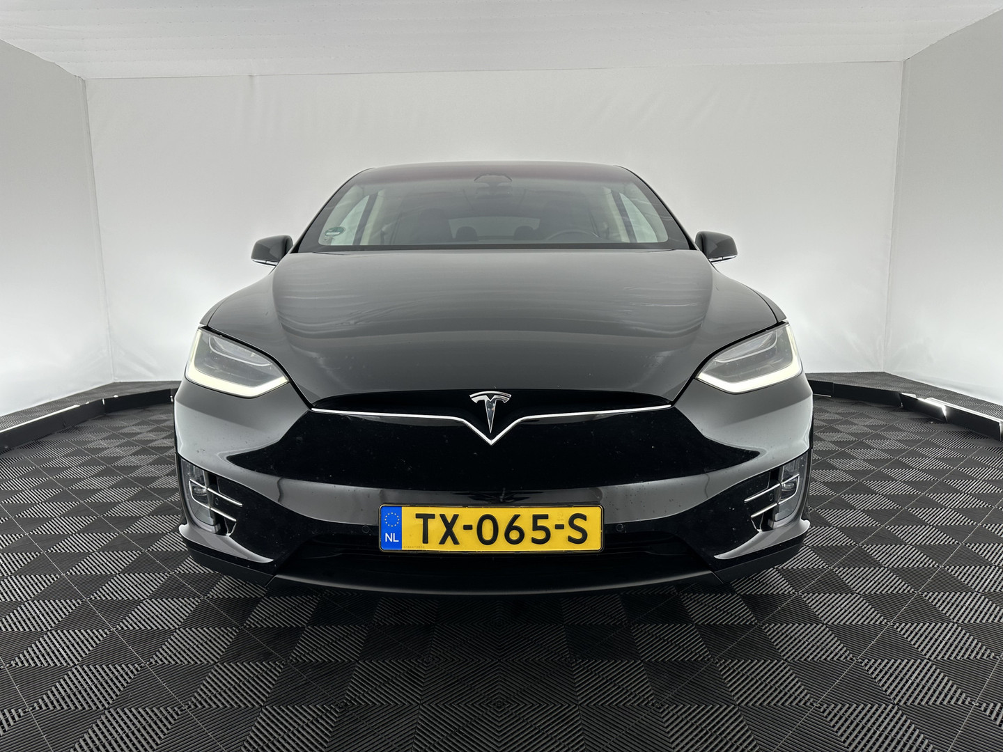 Tesla Tesla
