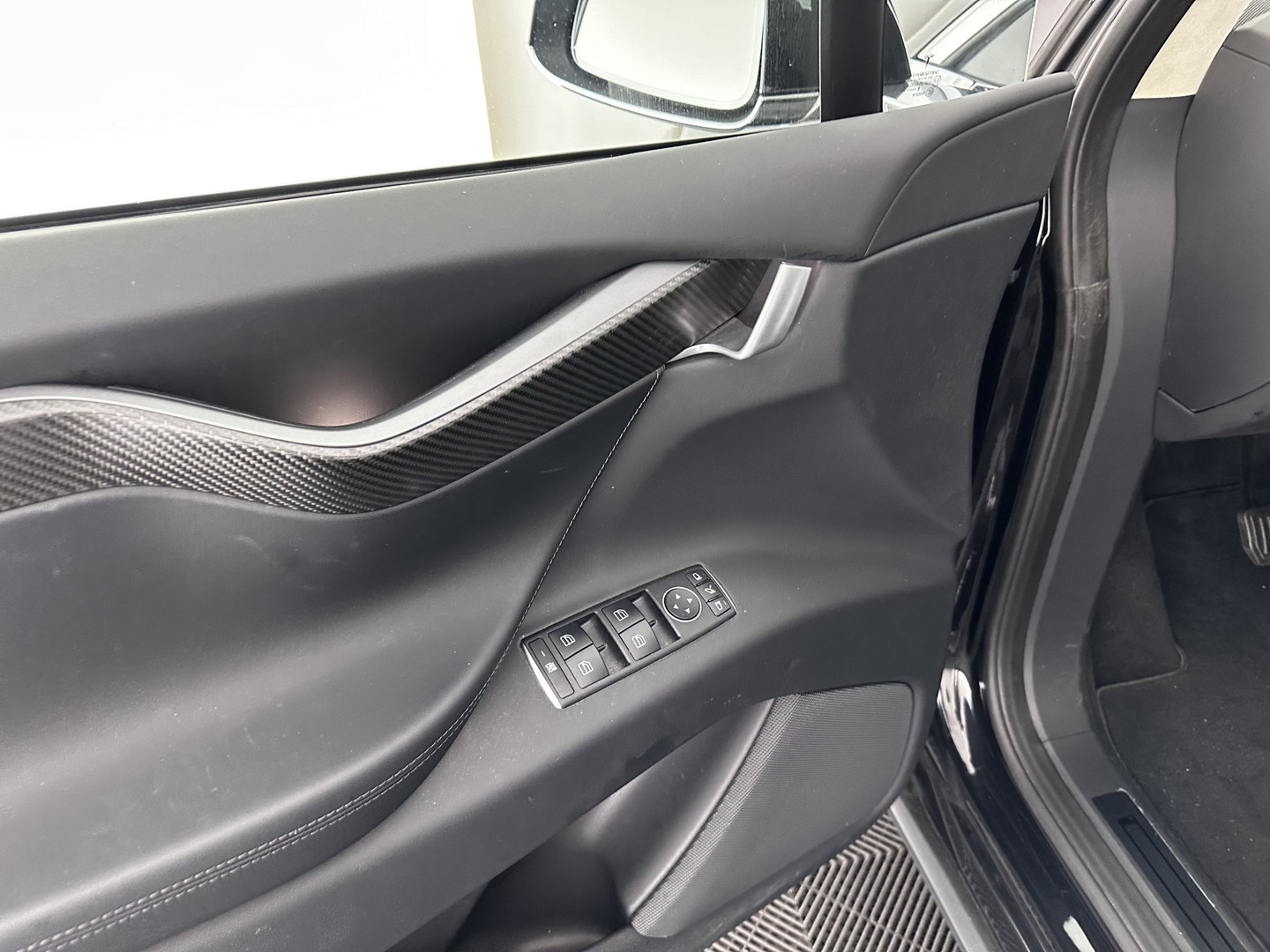 Tesla Tesla
