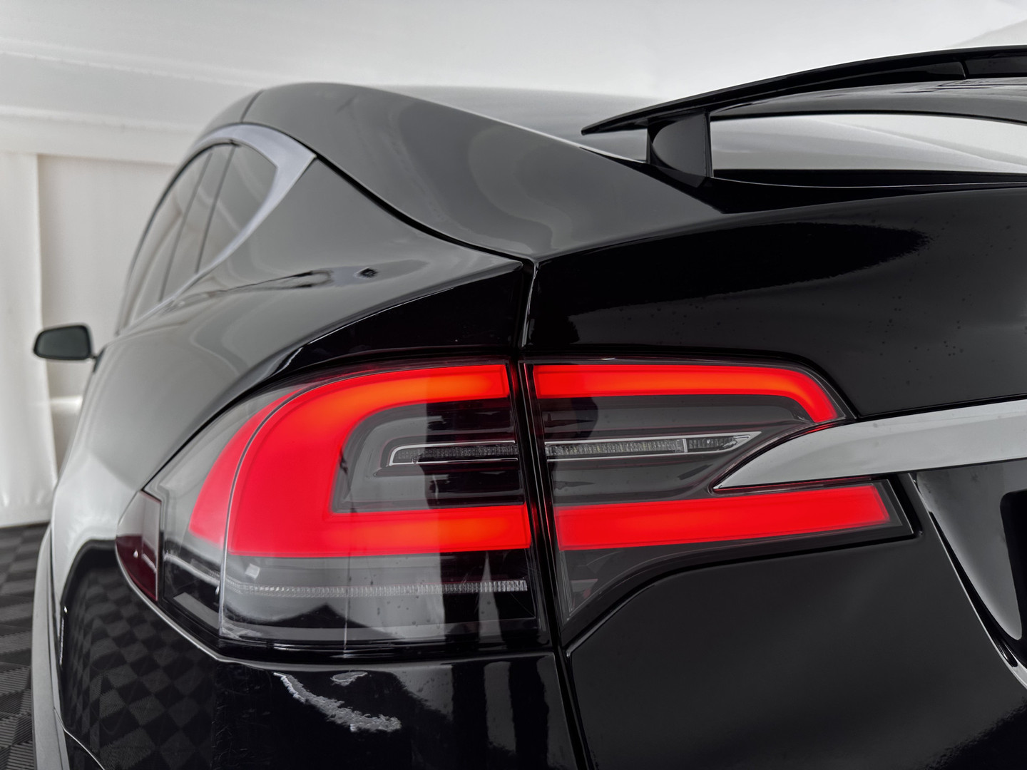 Tesla Tesla
