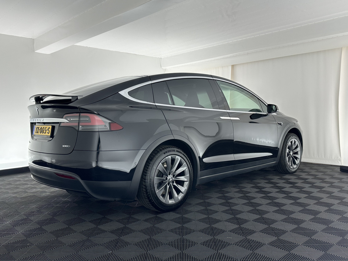 Tesla Tesla
