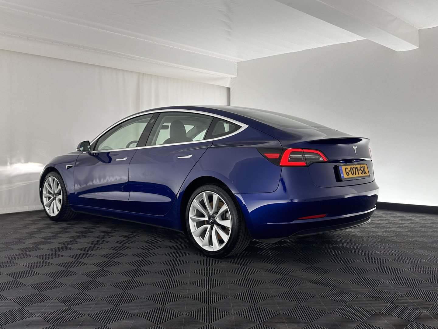 Tesla Tesla