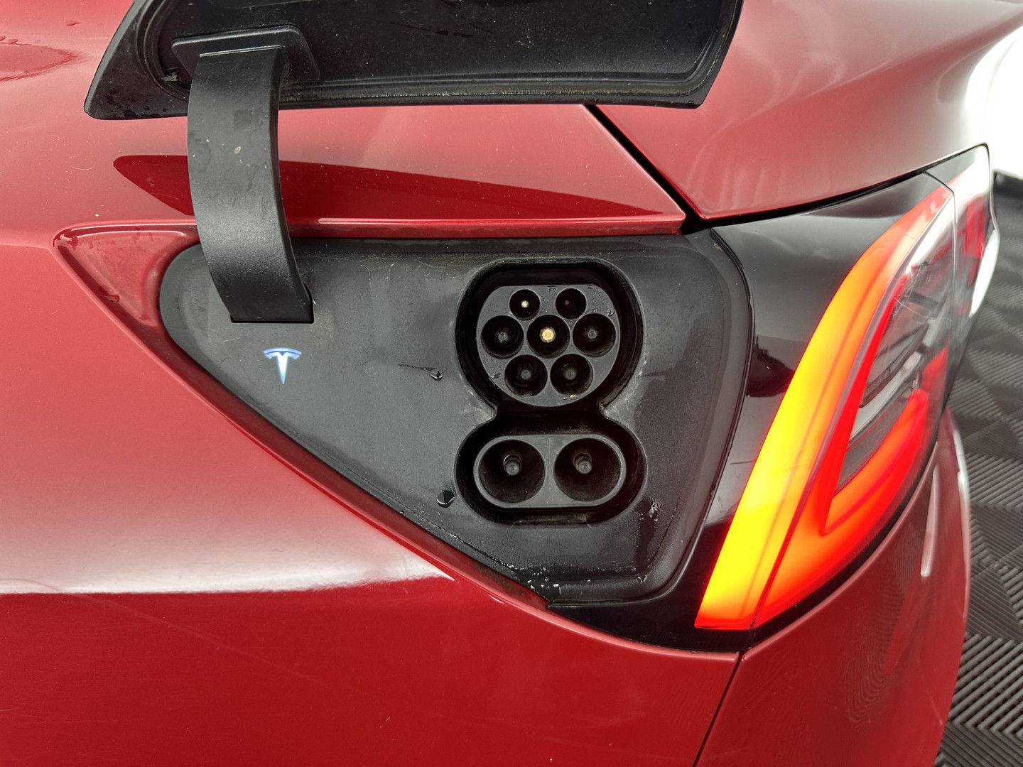 Tesla Tesla