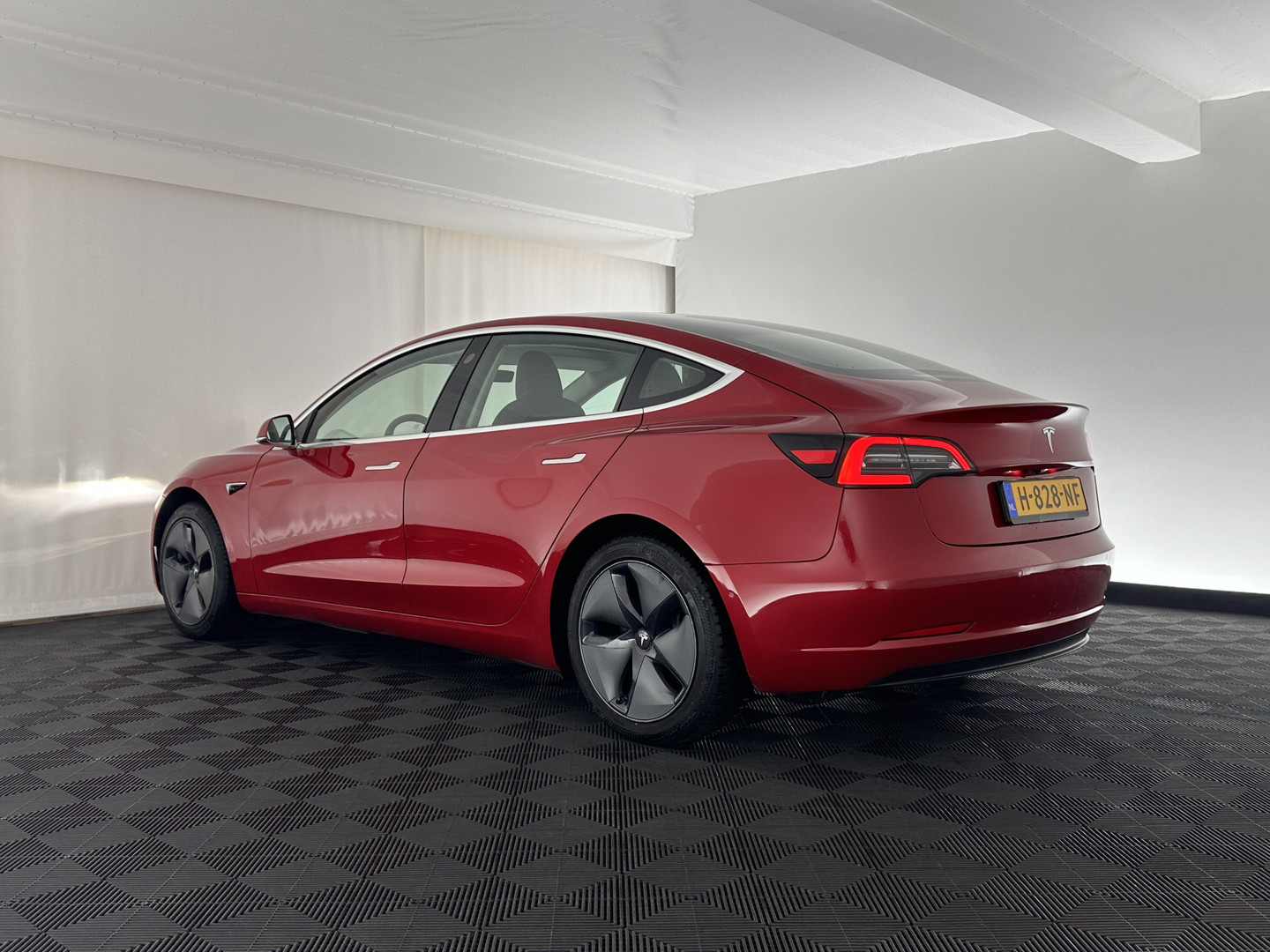 Tesla Tesla