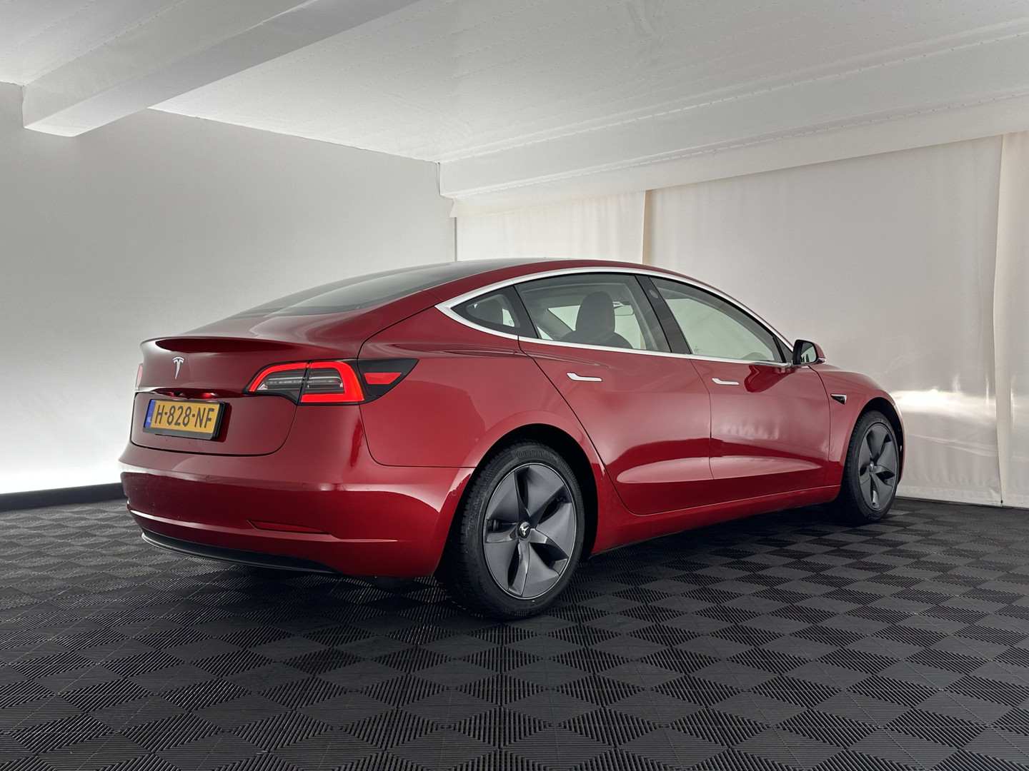 Tesla Tesla