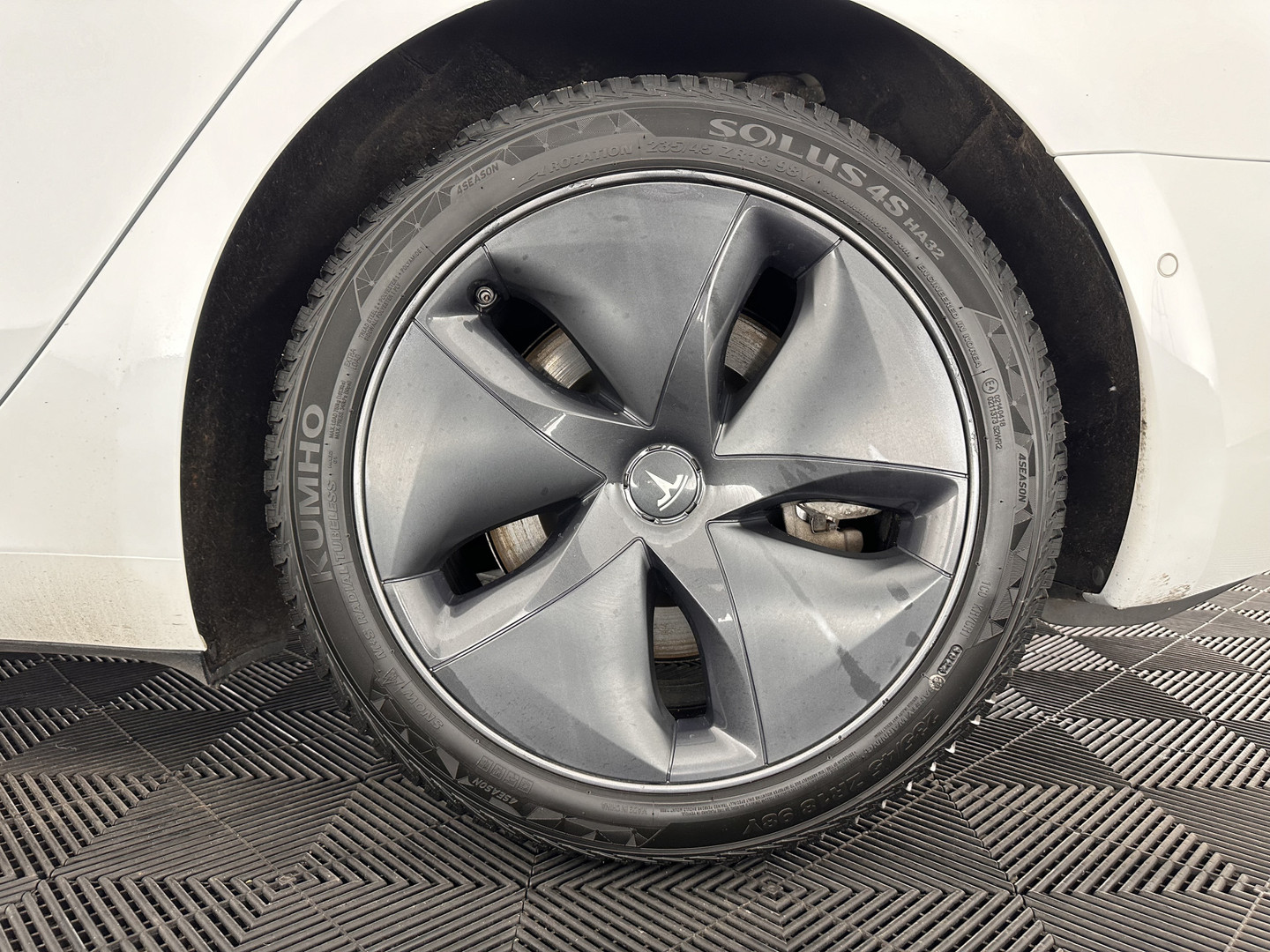 Tesla Tesla