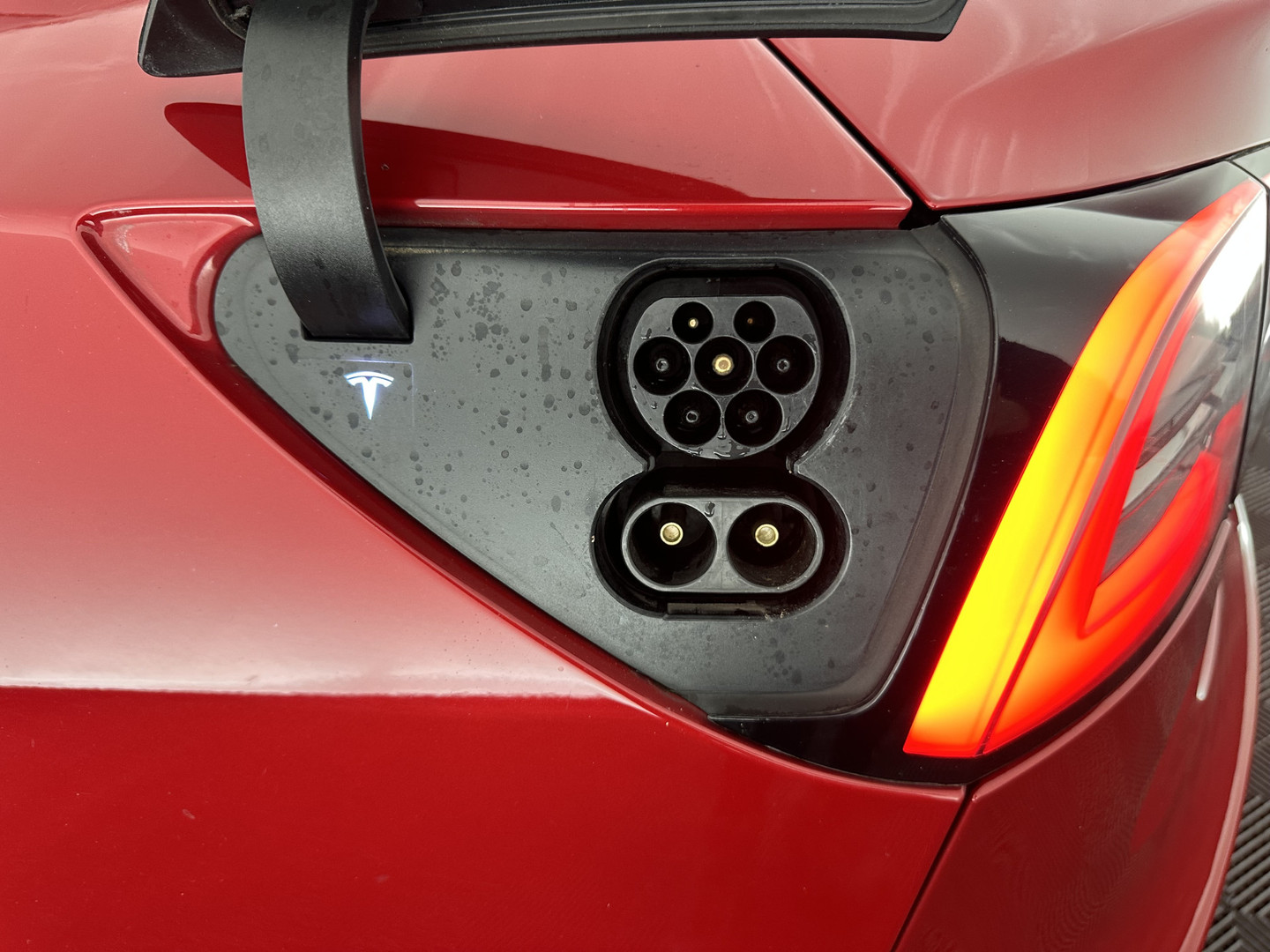 Tesla Tesla