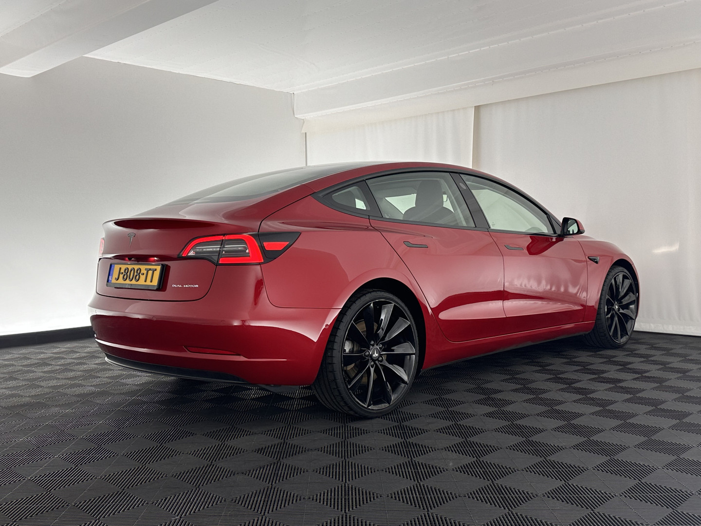 Tesla Tesla