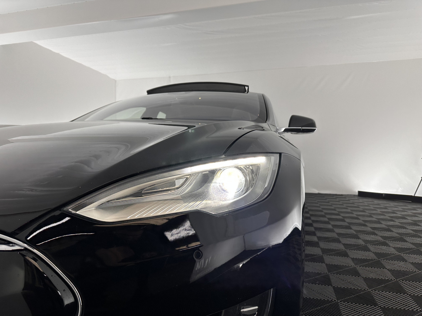 Tesla Tesla