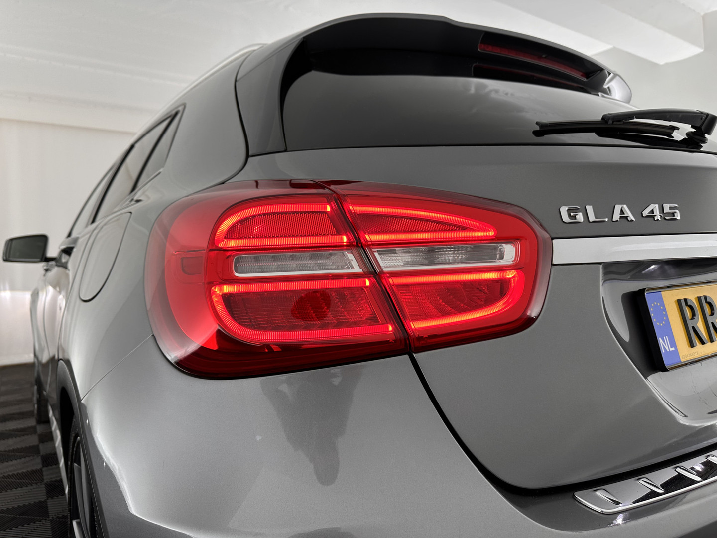 Mercedes-Benz Mercedes-Benz