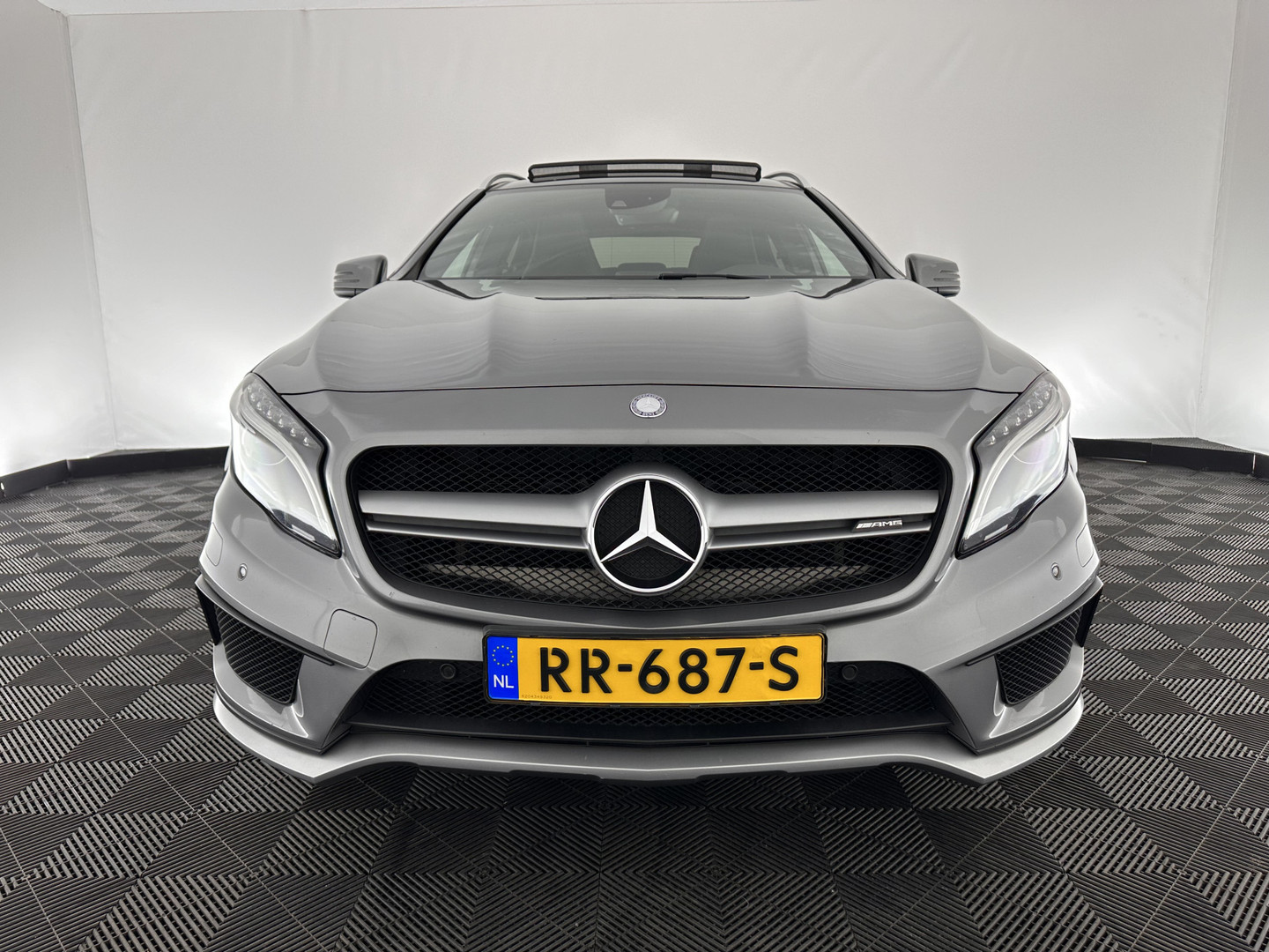 Mercedes-Benz Mercedes-Benz