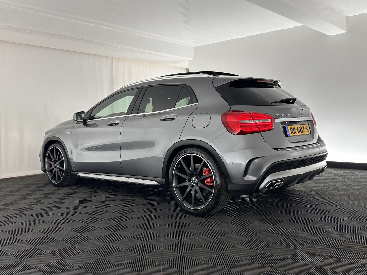 Mercedes-Benz Mercedes-Benz