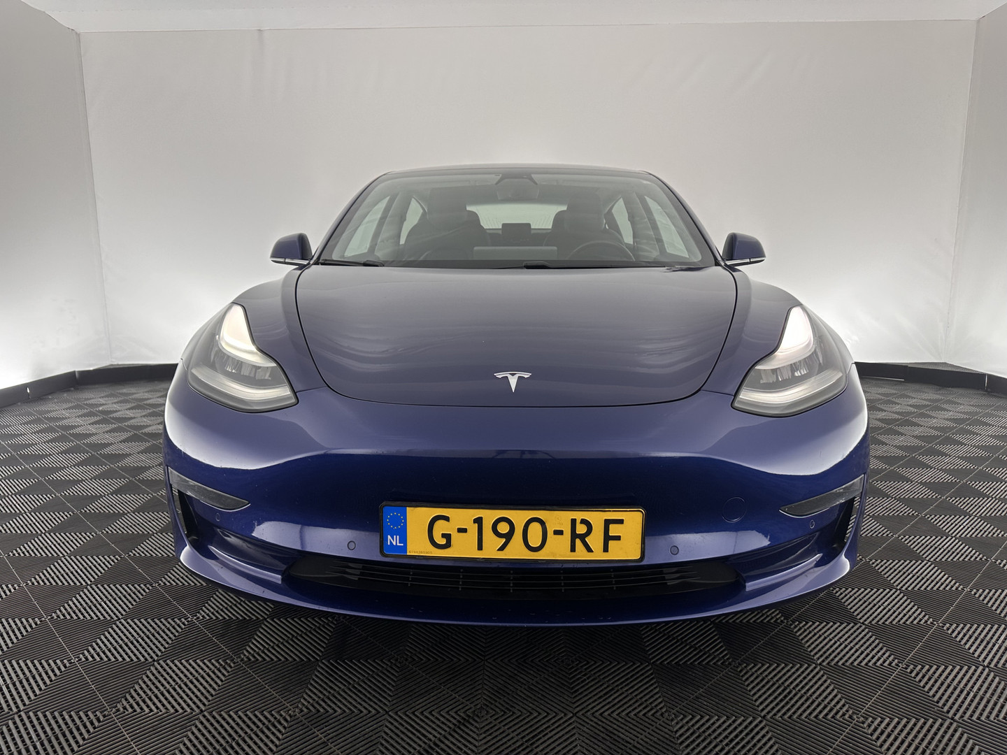 Tesla Tesla