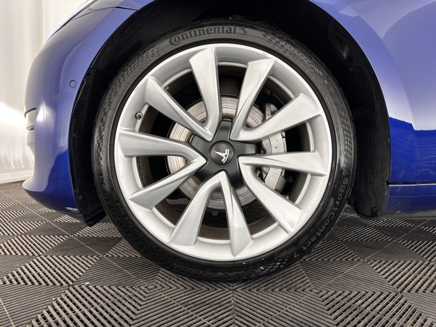 Tesla Tesla
