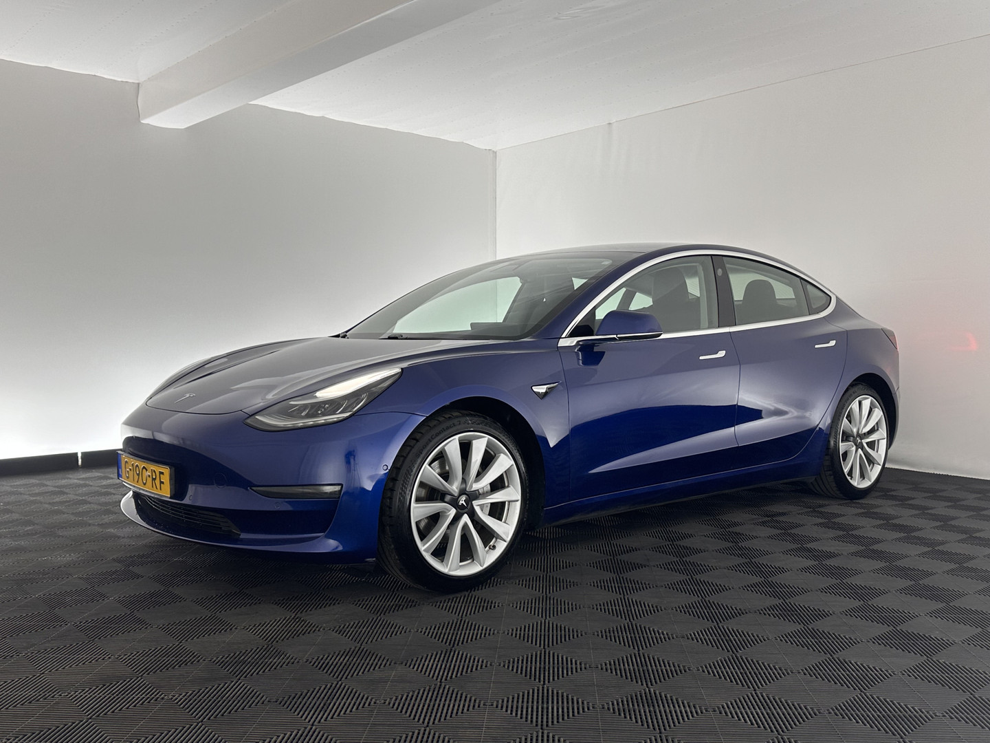 Tesla Tesla
