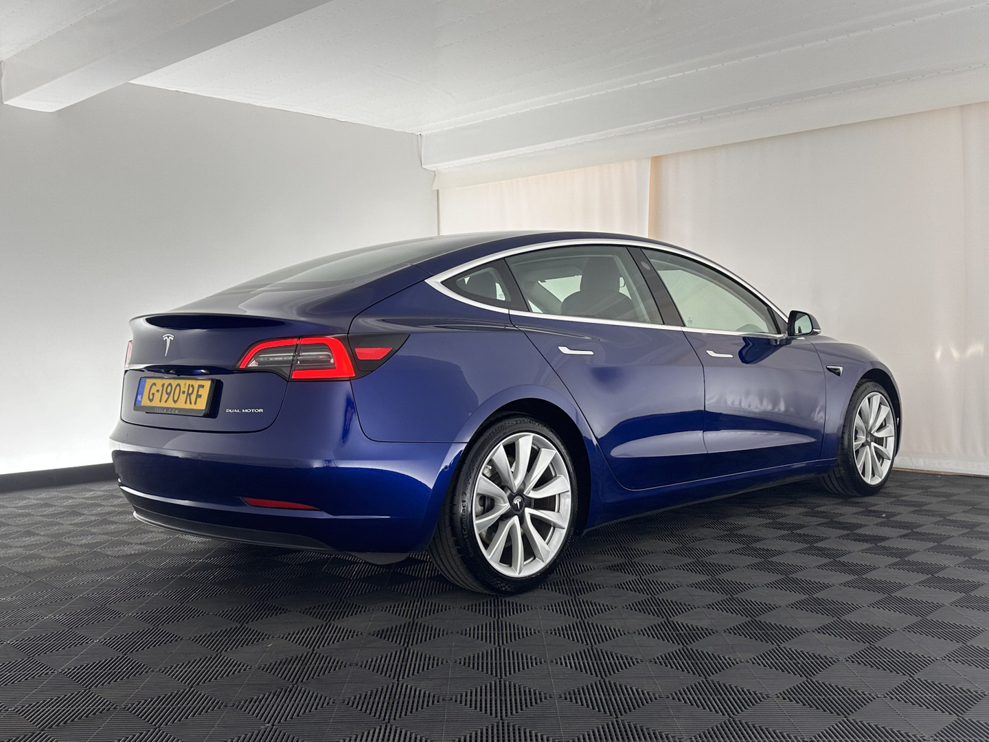 Tesla Tesla